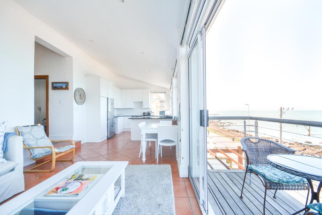 Oceanfront Penthouse Lägenhet Muizenberg Exteriör bild