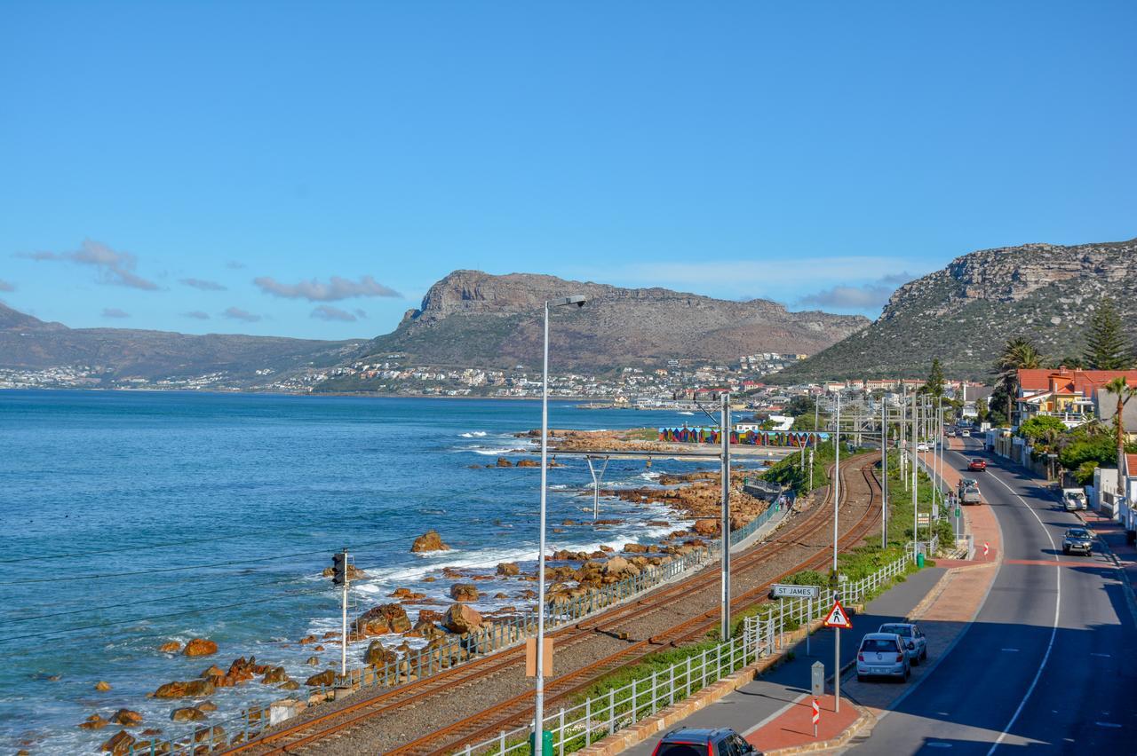 Oceanfront Penthouse Lägenhet Muizenberg Exteriör bild